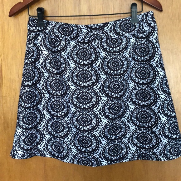 Athletic skirt with built in shorts with pocket - Picture 5 of 6